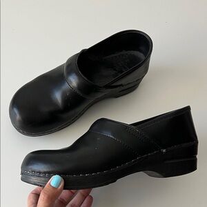 Dansko professional Black Leather Slip-On Shoes 41